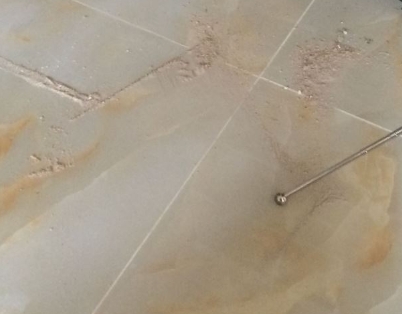 东宝瓷砖空鼓维修公司分享粘合剂选择不当在瓷砖铺贴过程中可能导致以下问题